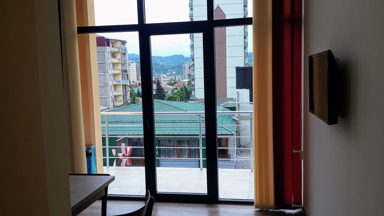 Blossom Hotel Batumi Exteriör bild