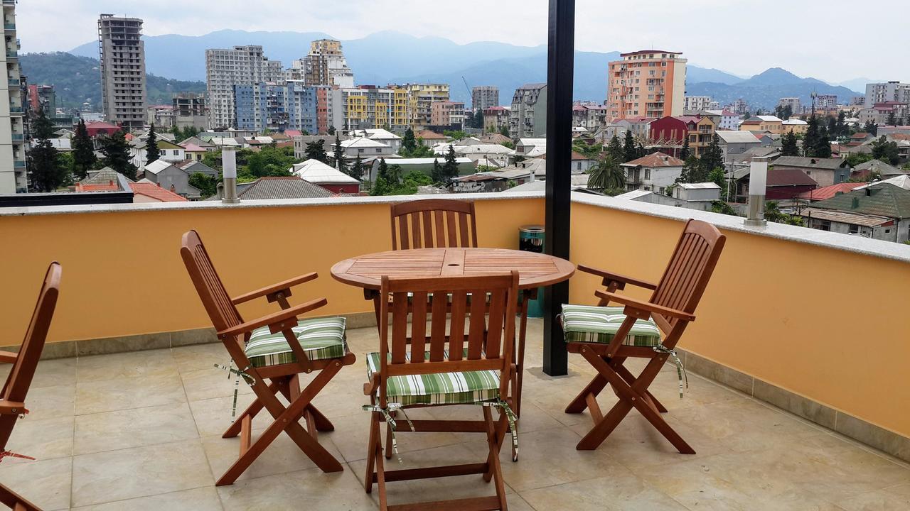 Blossom Hotel Batumi Exteriör bild