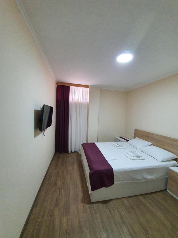 Blossom Hotel Batumi Exteriör bild