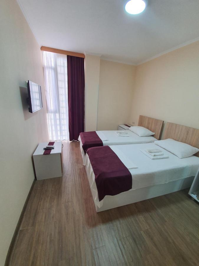 Blossom Hotel Batumi Exteriör bild