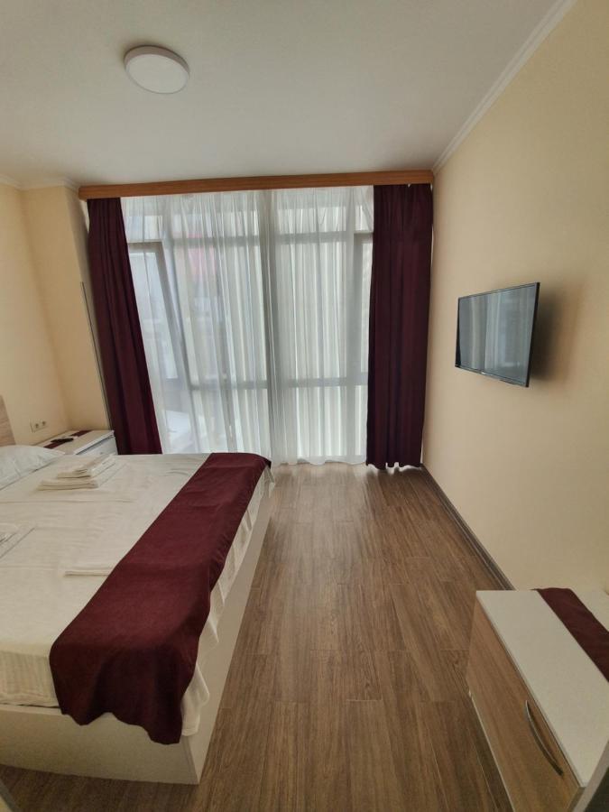 Blossom Hotel Batumi Exteriör bild