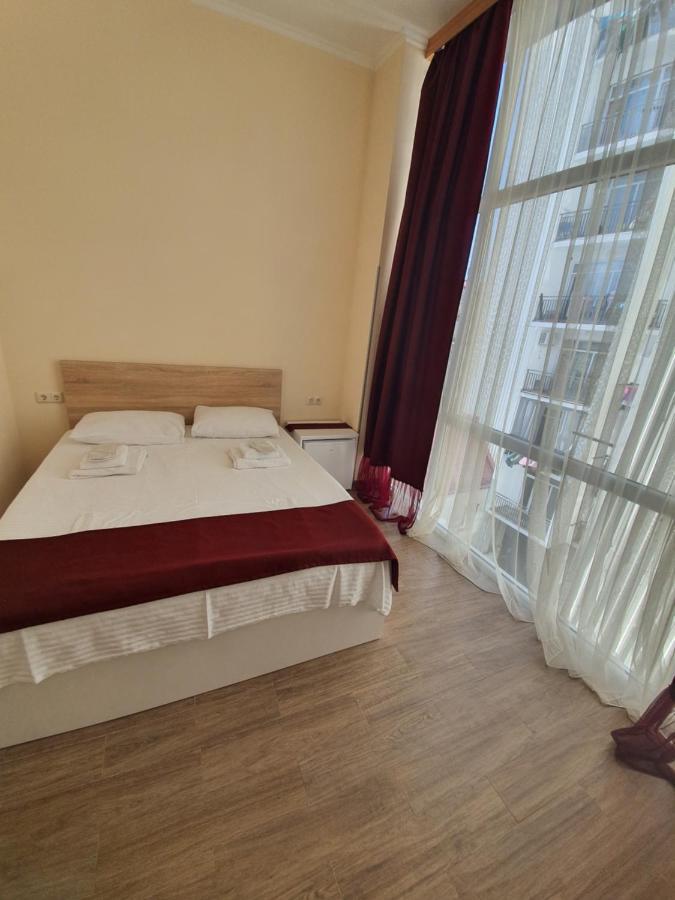 Blossom Hotel Batumi Exteriör bild