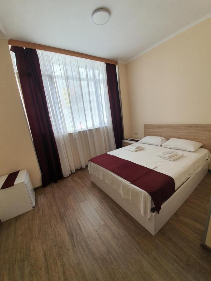 Blossom Hotel Batumi Exteriör bild