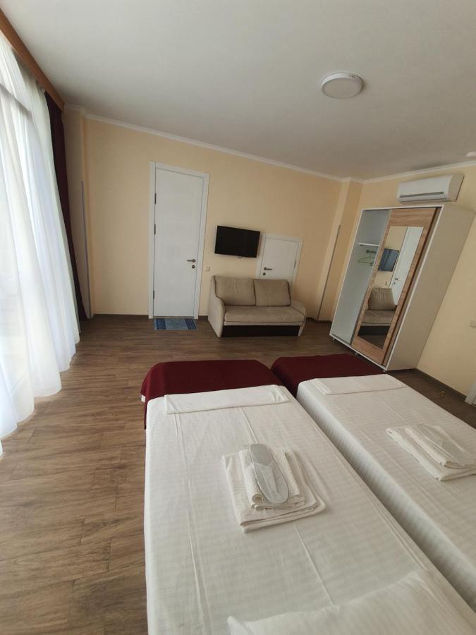 Blossom Hotel Batumi Exteriör bild