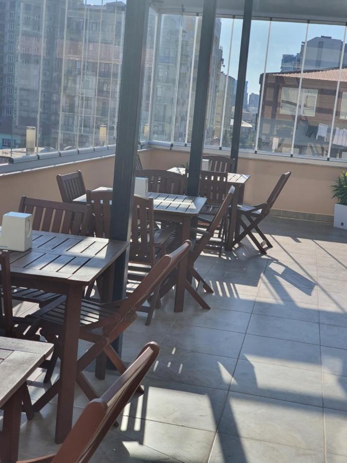 Blossom Hotel Batumi Exteriör bild